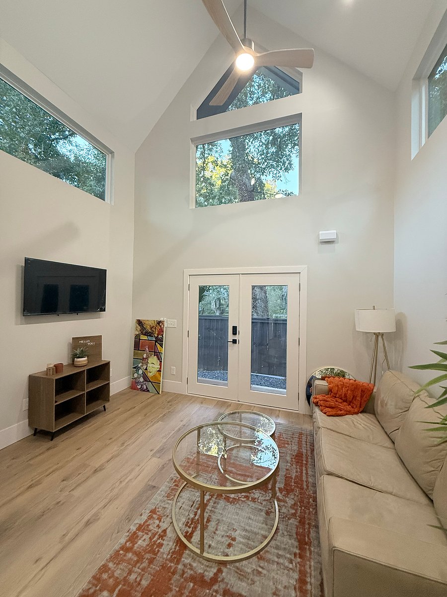 Furnished Finder property 1049068_1 photo 12