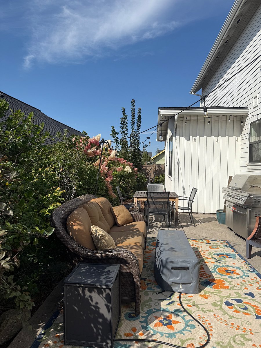Furnished Finder property 1049084_1 photo 3