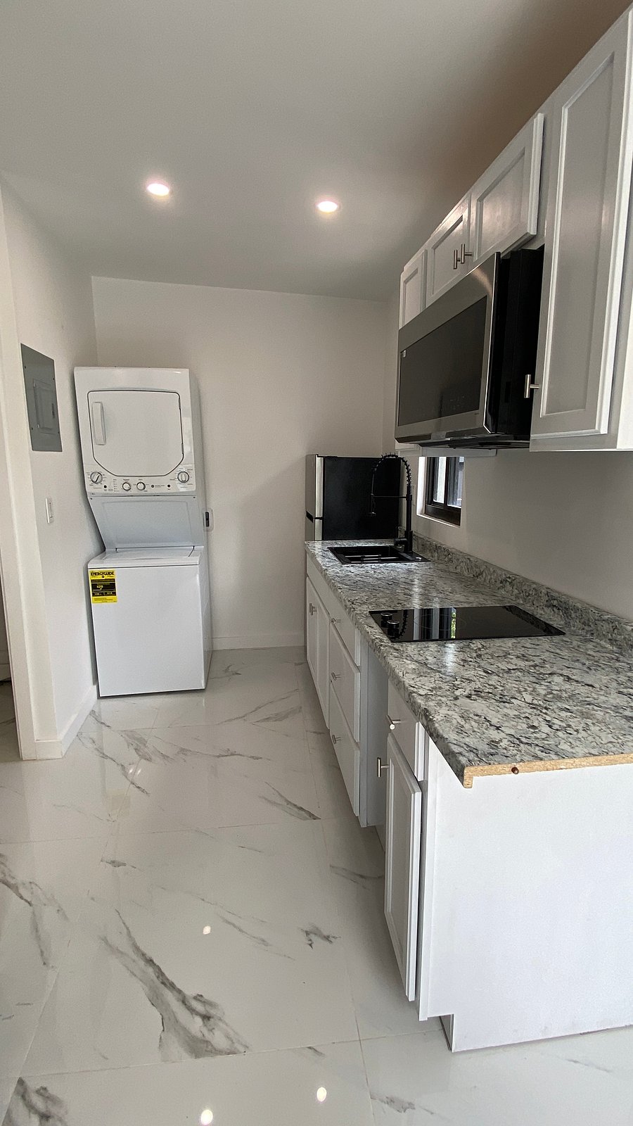 Furnished Finder property 1049174_1 photo 32
