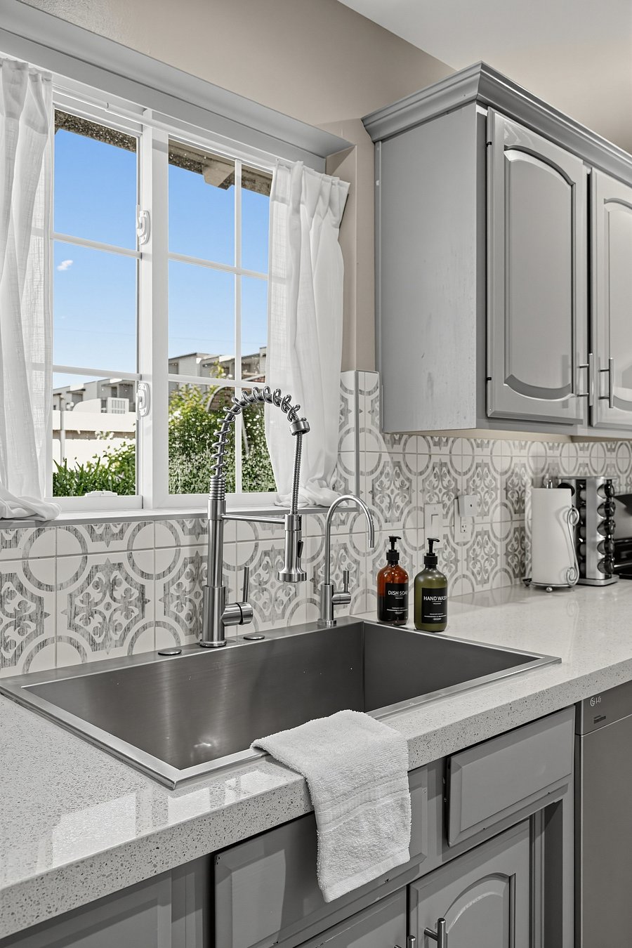 Furnished Finder property 1049195_1 photo 34