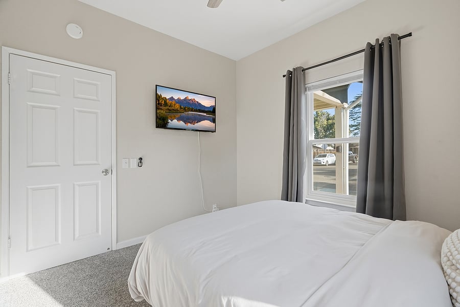 Furnished Finder property 1049211_1 photo 15