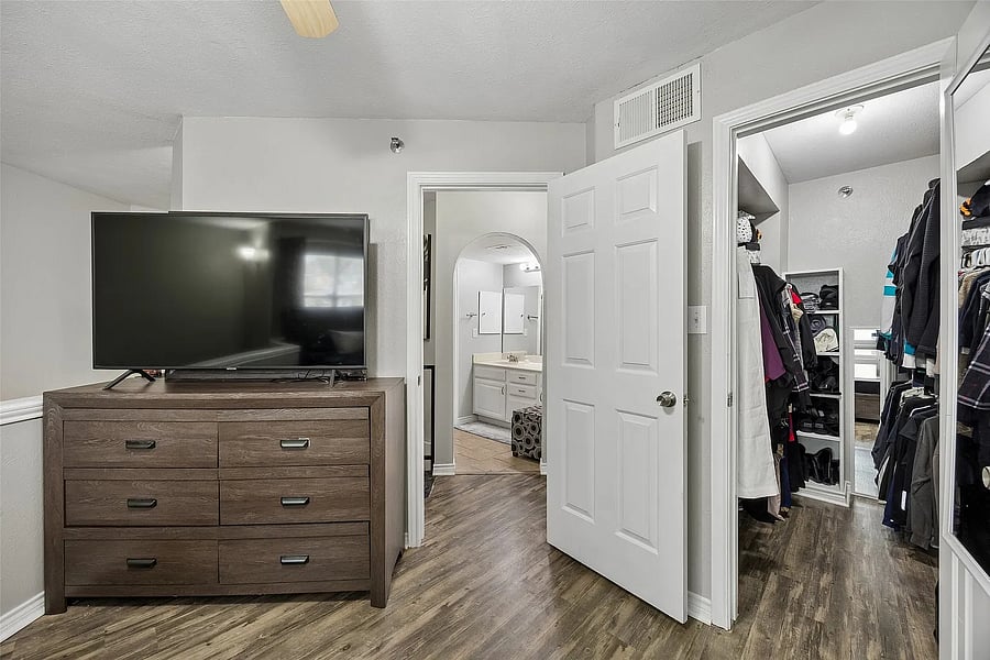 Furnished Finder property 1049253_1 photo 16
