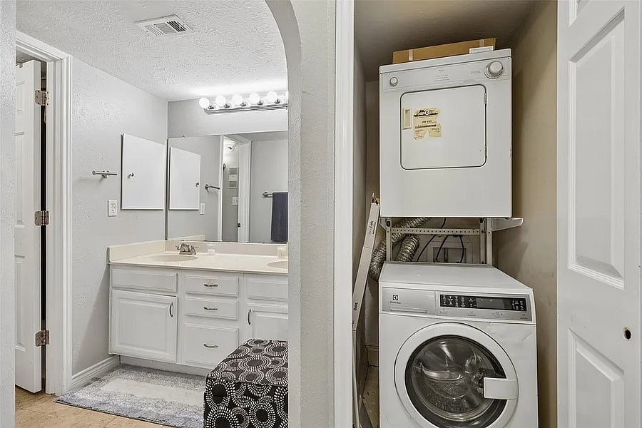 Furnished Finder property 1049253_1 photo 17