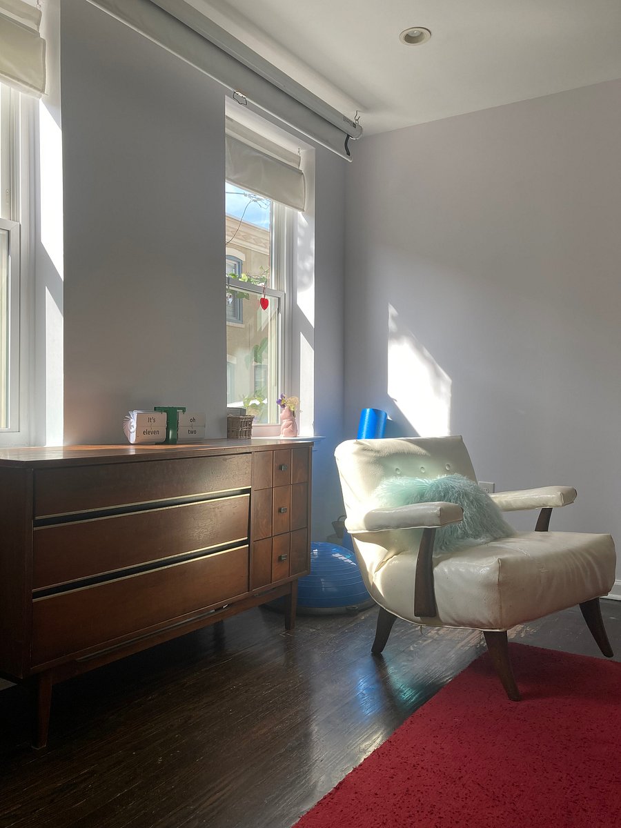 Front bedroom/study