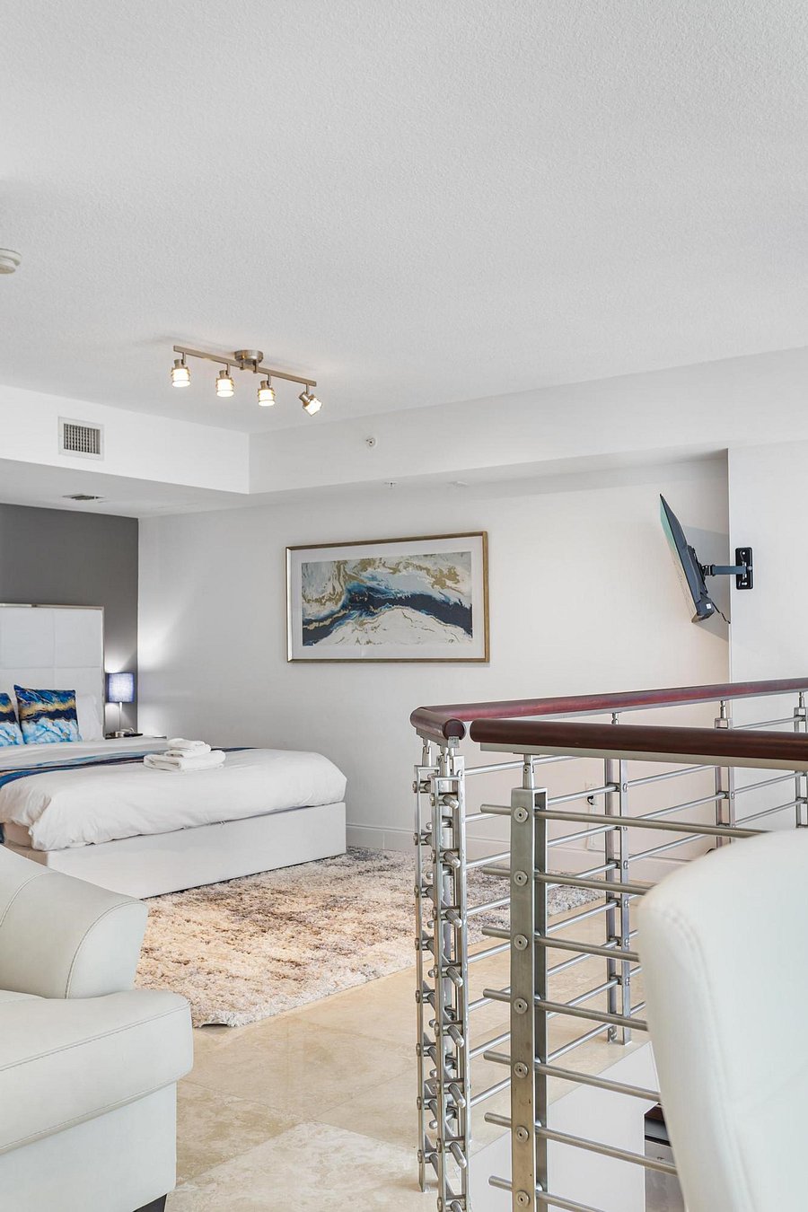 Furnished Finder property 1049425_1 photo 25