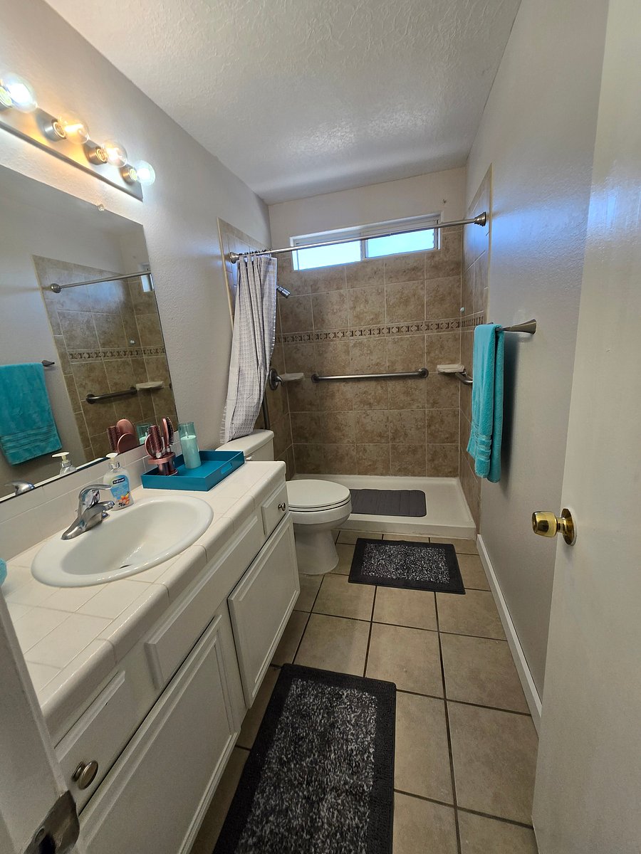 Furnished Finder property 1049457_1 photo 10