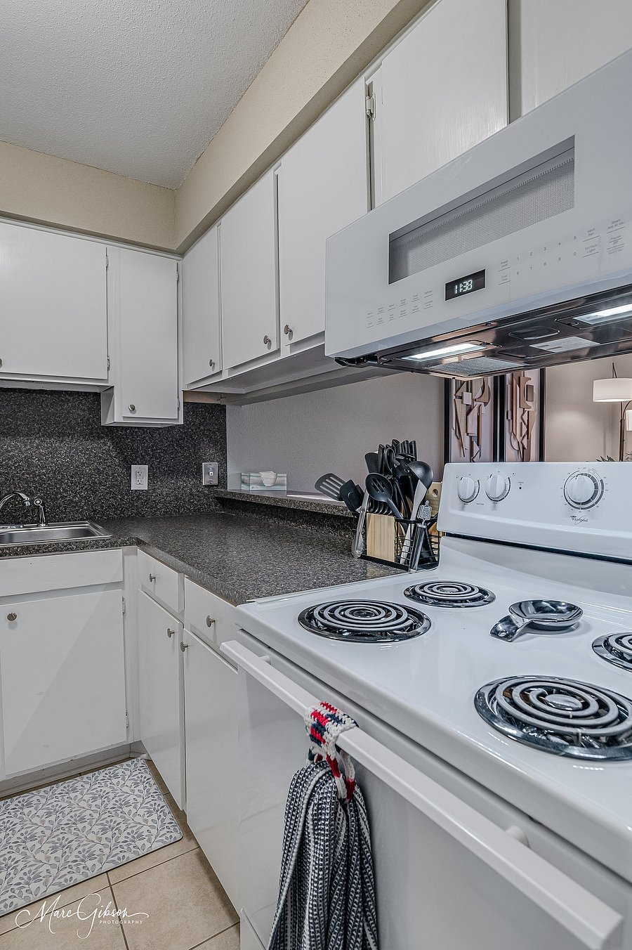 Furnished Finder property 1049477_1 photo 8