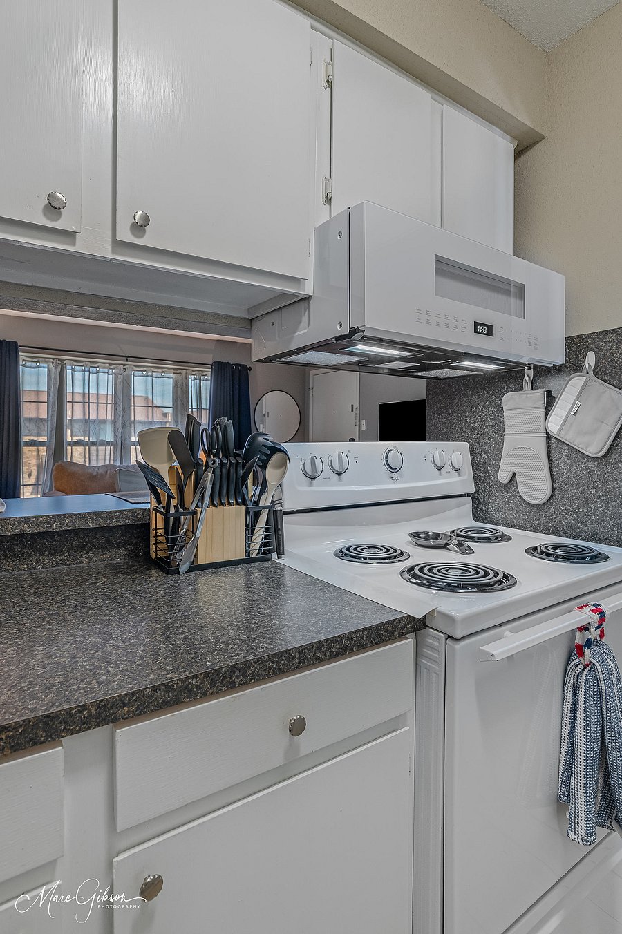 Furnished Finder property 1049477_1 photo 9
