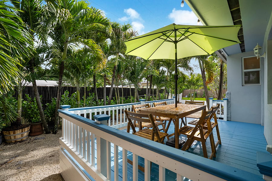 Front outdoor deck and entrance.