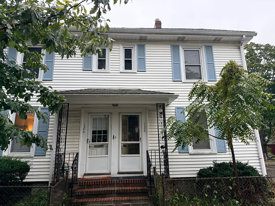 one side of a duplex; no upstairs/downstairs neighbors