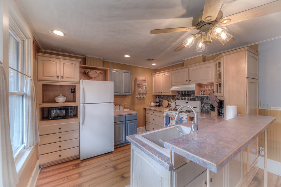 Kitchen bar counter