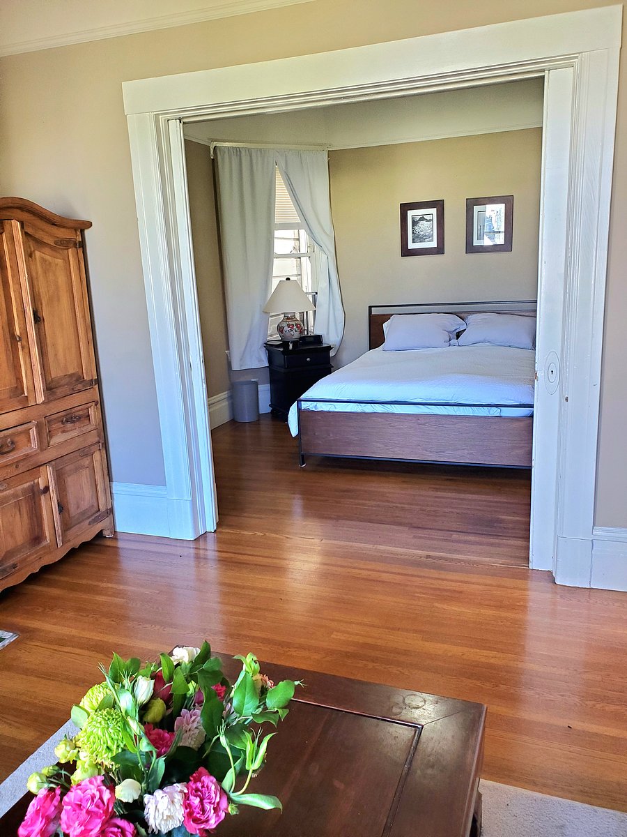 Furnished Finder property 1049548_1 photo 13