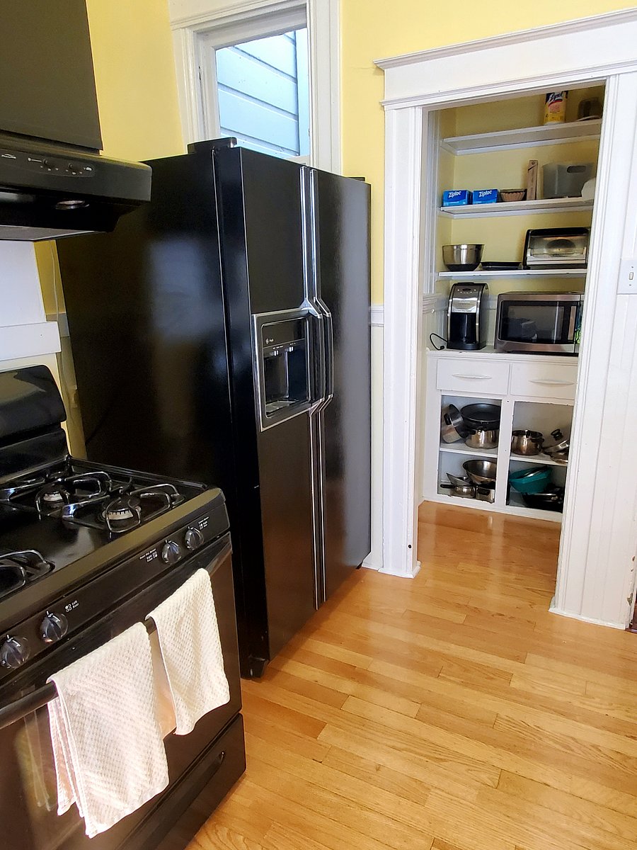 Gas cooktop, full size fridge. Microwave, coffee maker, toaster oven.