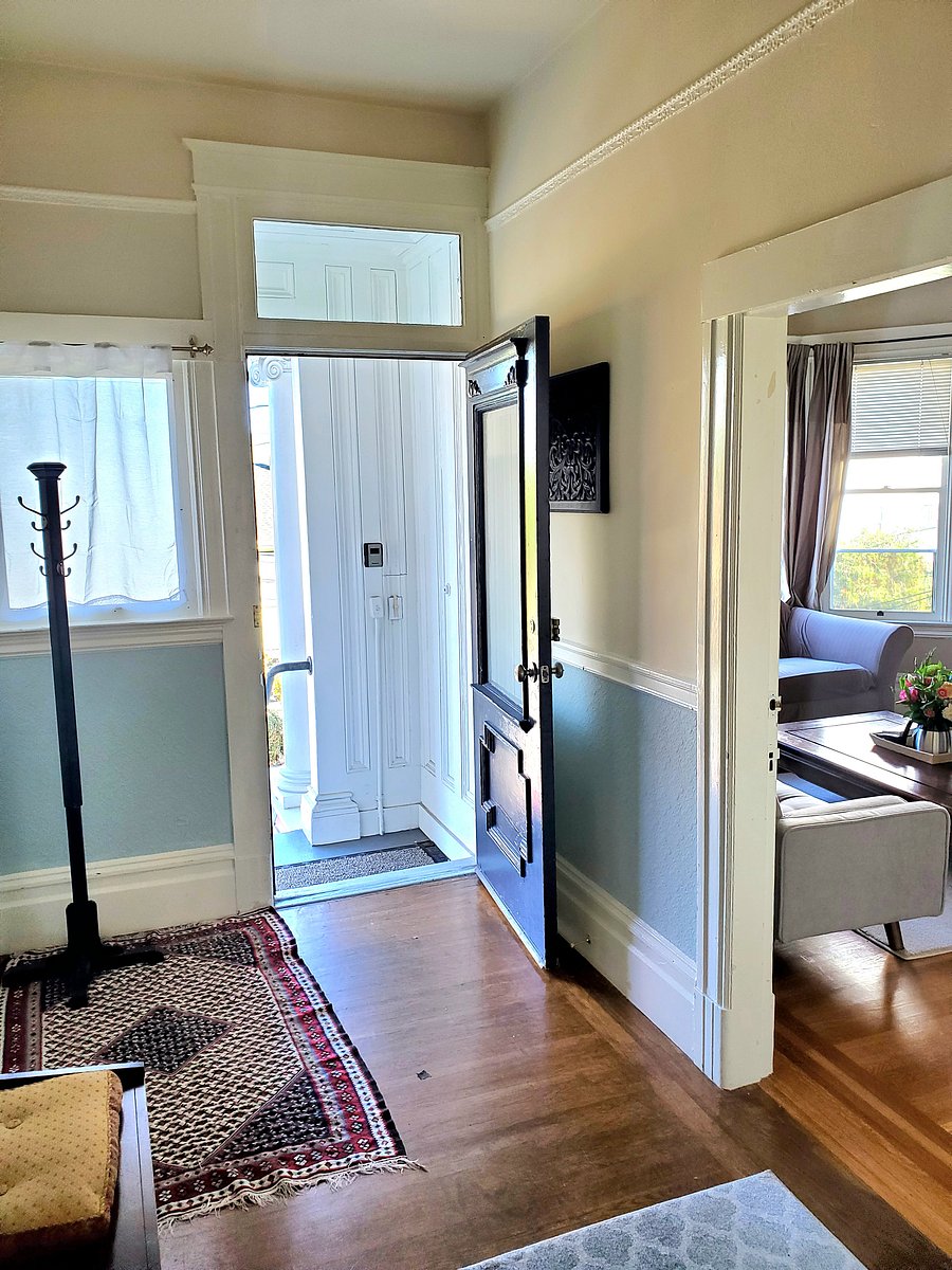 Entrance area.