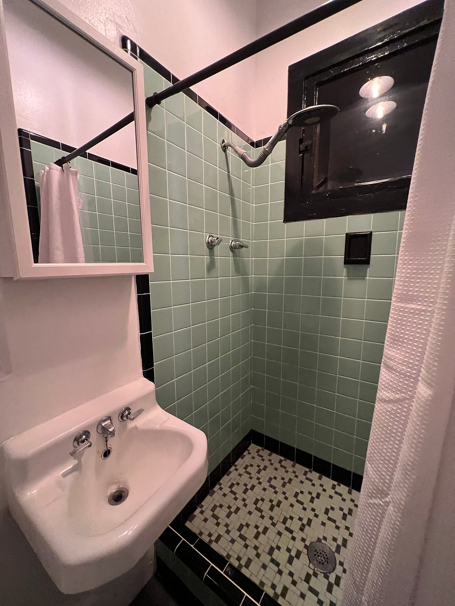 Furnished Finder property 1049550_1 photo 11