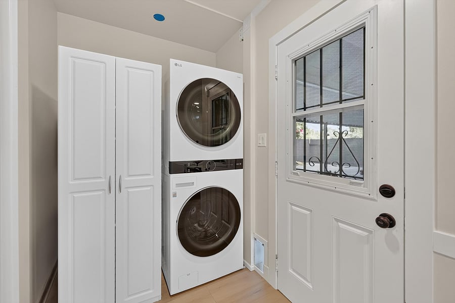 Furnished Finder property 1049553_1 photo 25