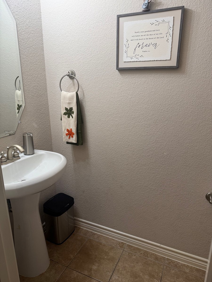 Furnished Finder property 1049618_1 photo 3