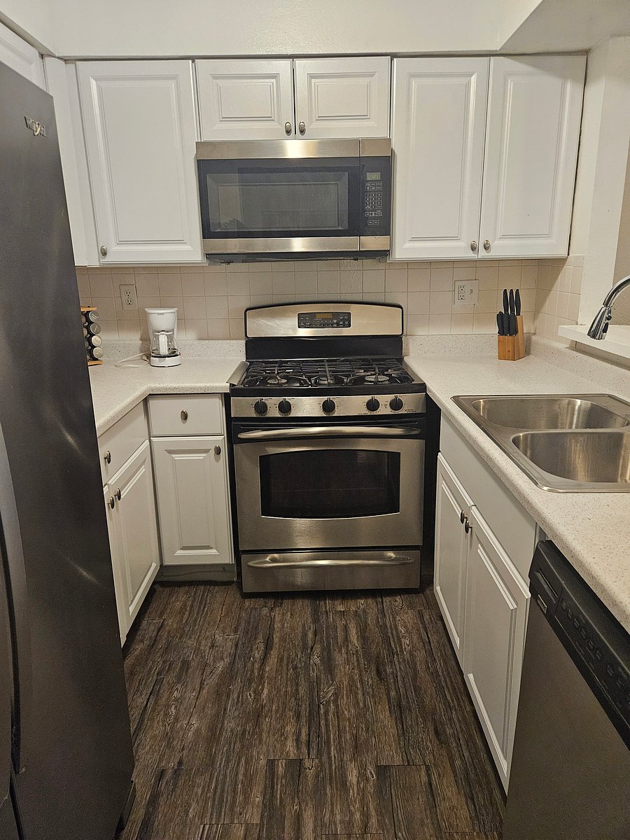 Furnished Finder property 1049720_1 photo 2