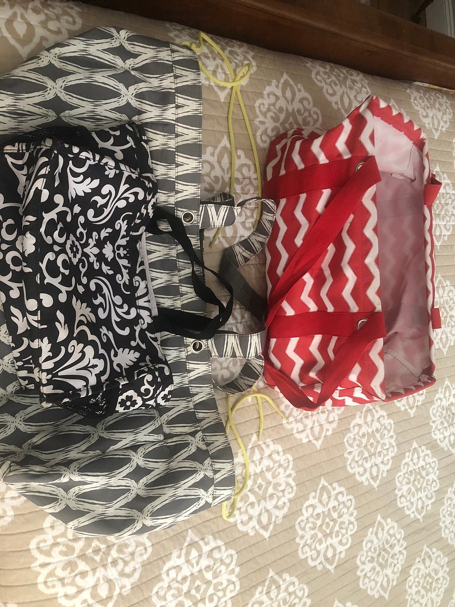 BEACH BAGS, SHOPPING BAGS,
COOLER, JUST PACK AND GO!