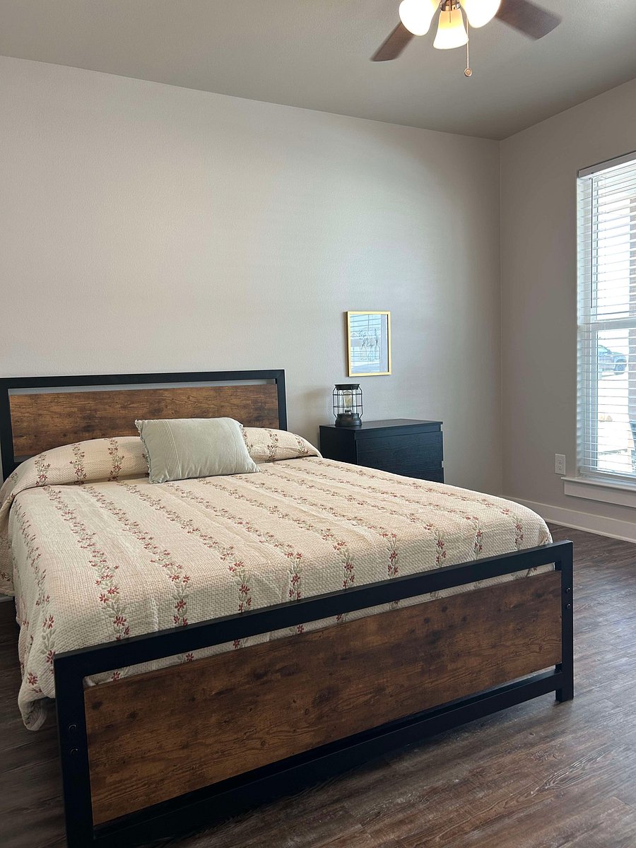 Furnished Finder property 1049801_1 photo 19
