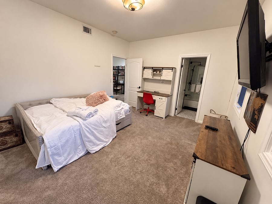 Furnished Finder property 1049818_1 photo 23
