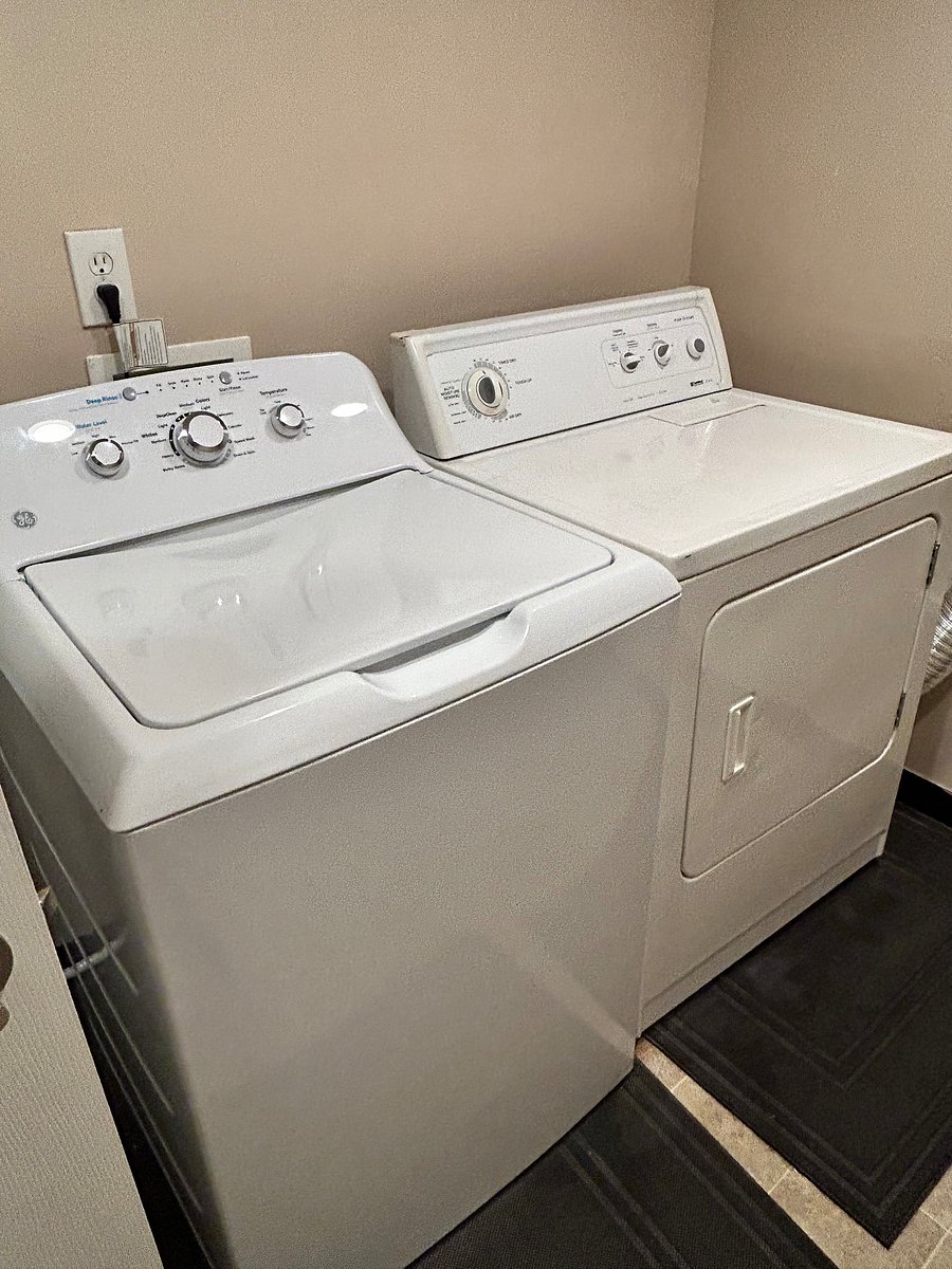 Furnished Finder property 1049869_1 photo 32
