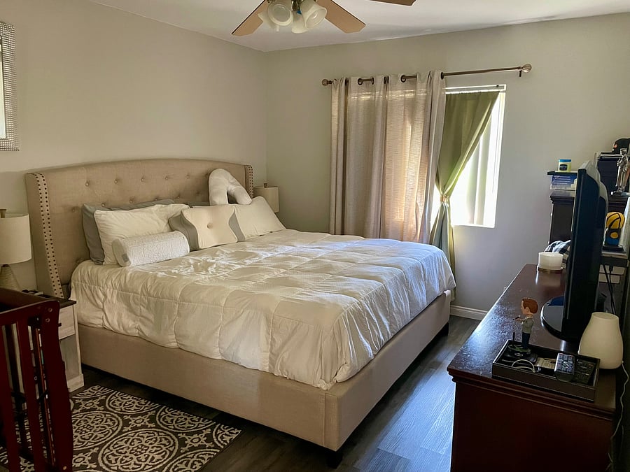 Main bedroom with king size bed and smart TV