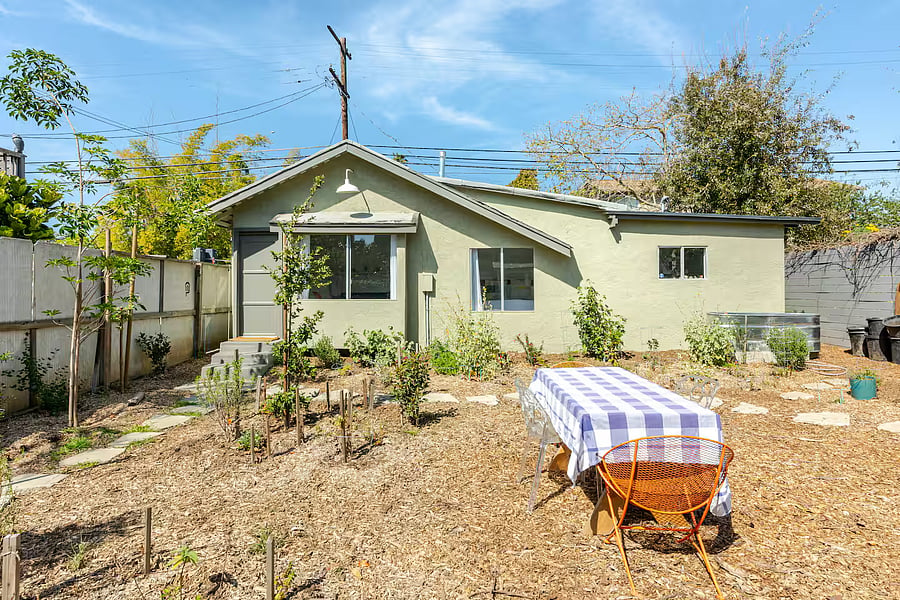 Furnished Finder property 1049946_1 photo 1