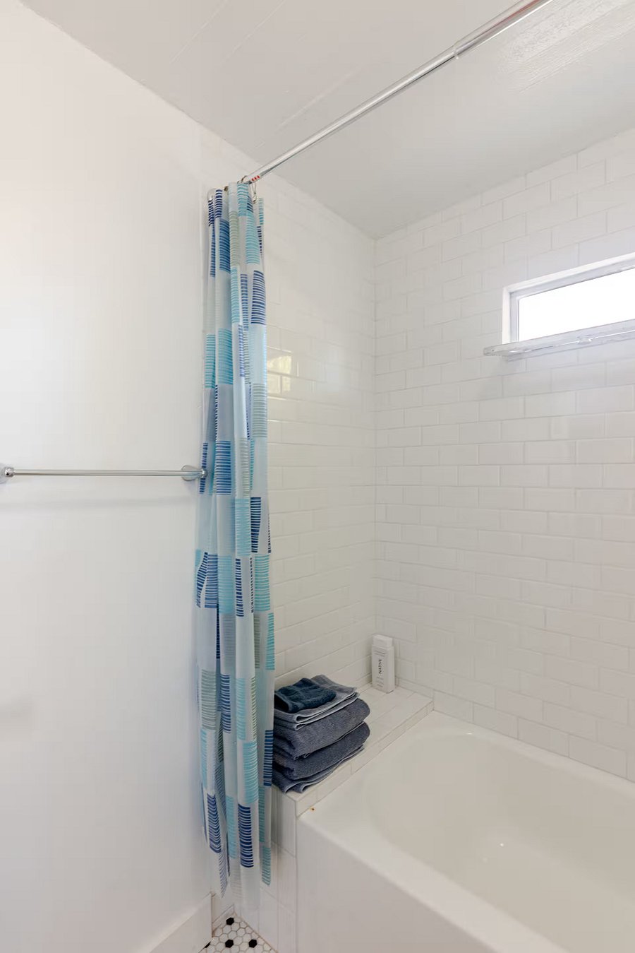 Furnished Finder property 1049946_1 photo 14