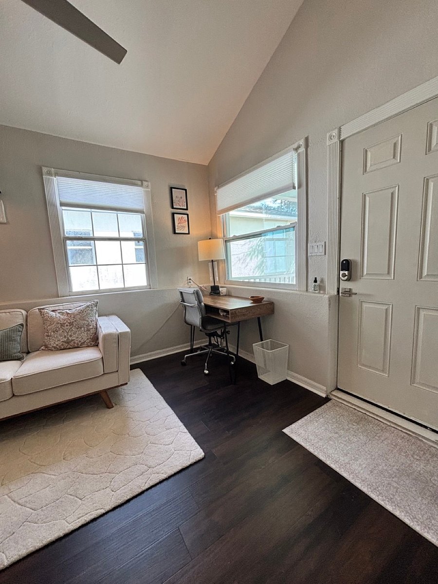 Furnished Finder property 1049960_1 photo 3