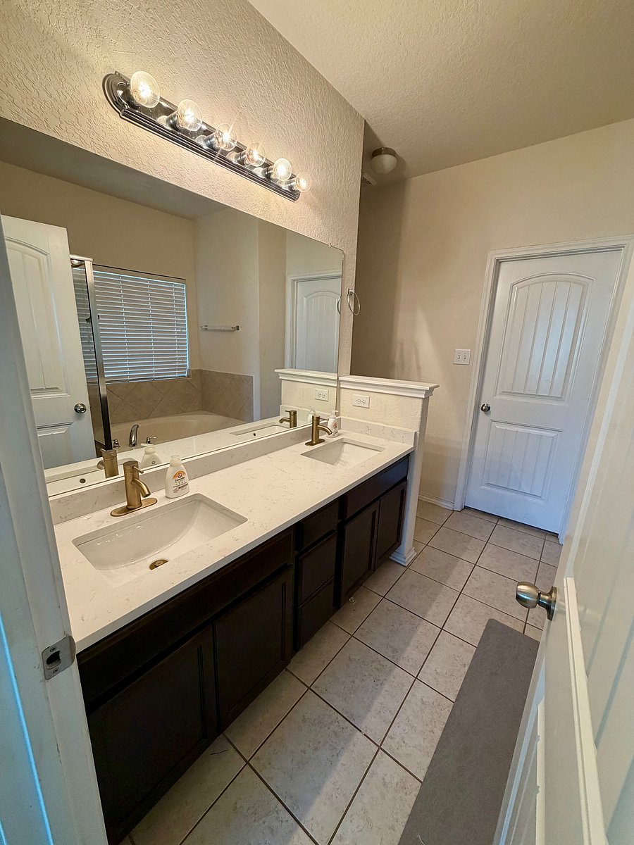 Furnished Finder property 1050192_1 photo 15