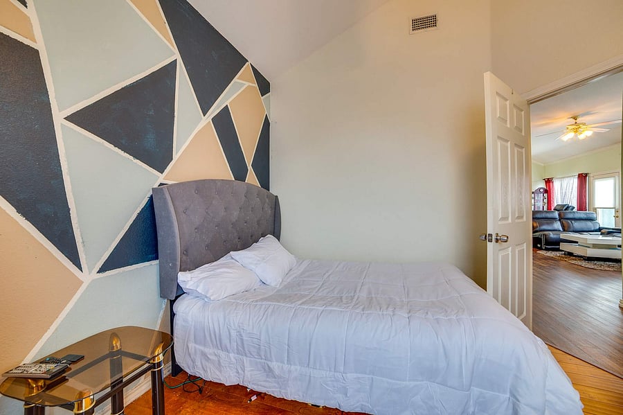 Furnished Finder property 1050321_1 photo 22
