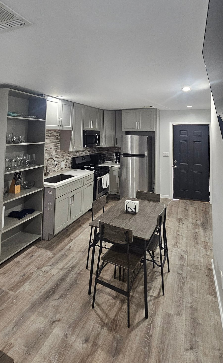 Furnished Finder property 1050439_1 photo 3