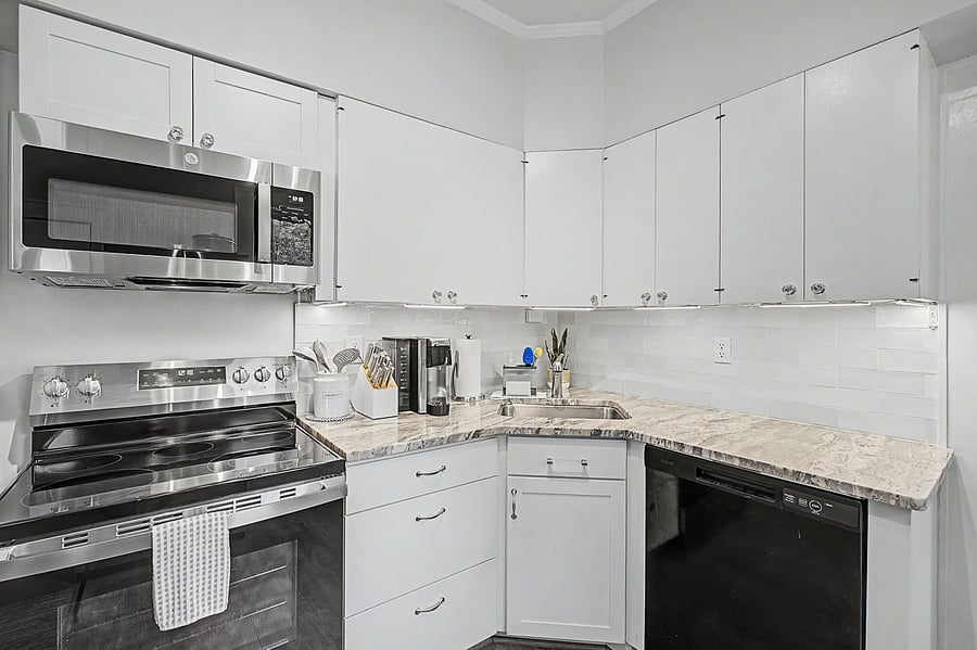 Furnished Finder property 1050561_1 photo 25