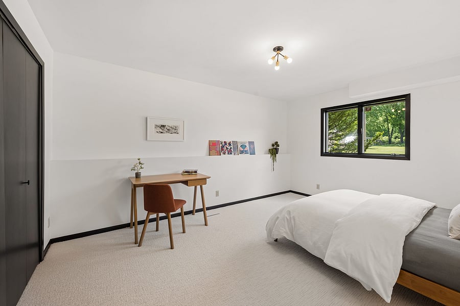 Each bedroom on the ground floor is furnished with a desk for work from home flexibility. Brand-new memory foam queen mattress and premium linens.