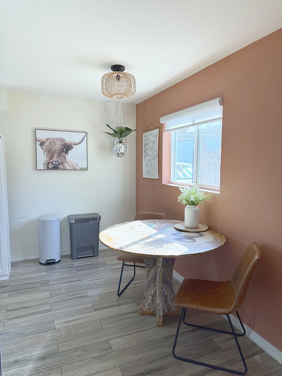Dining nook