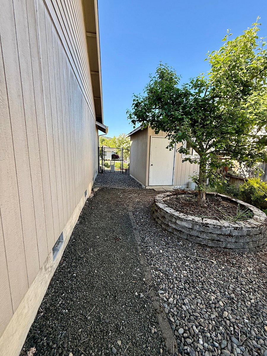 Furnished Finder property 1050654_1 photo 12