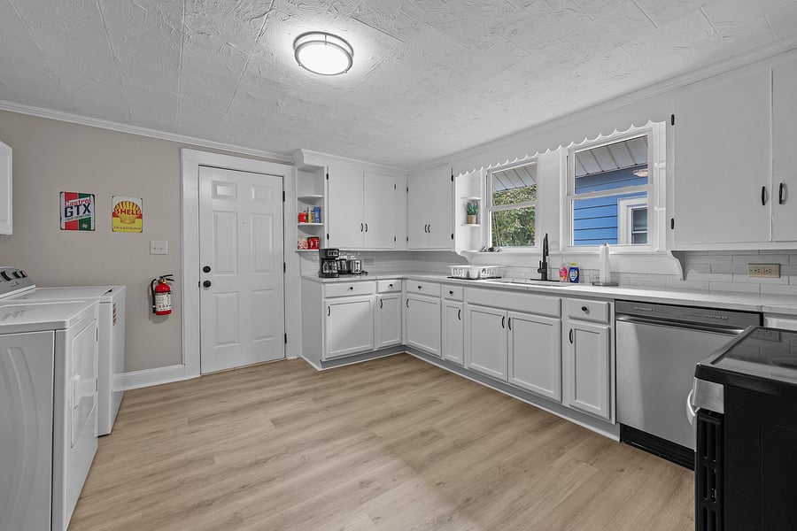 Furnished Finder property 1050744_1 photo 9