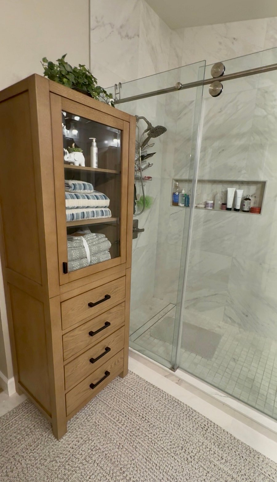 Master bath linen tower