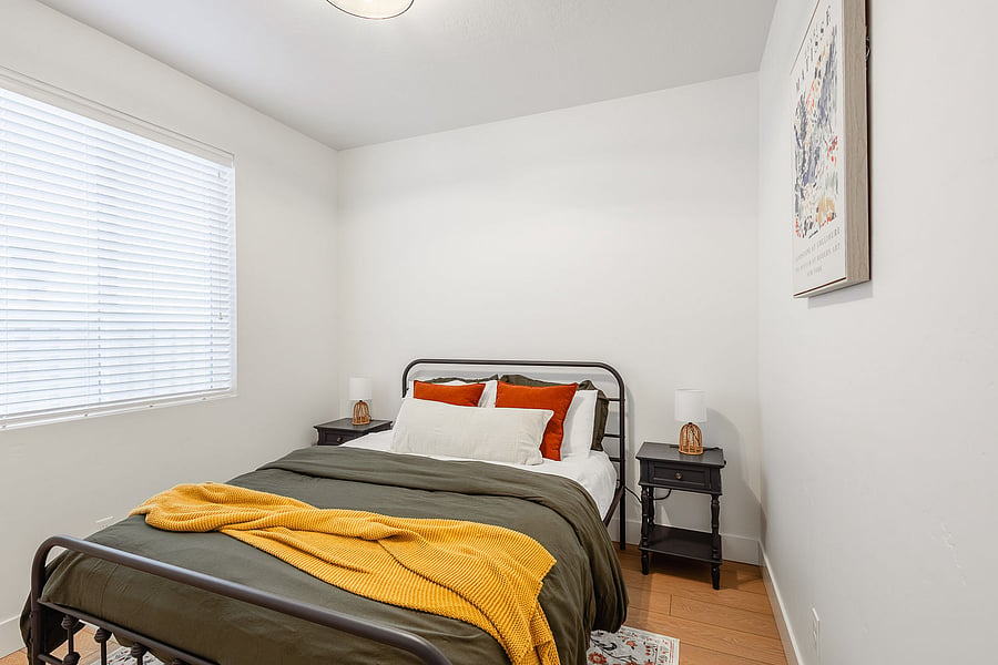 Queen sized bed, black out curtains.