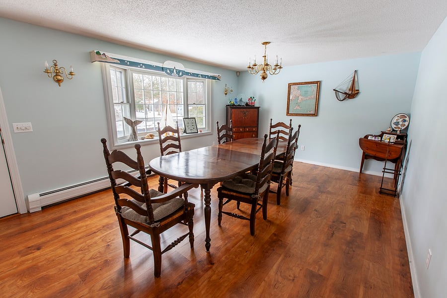 Dining Room for six!