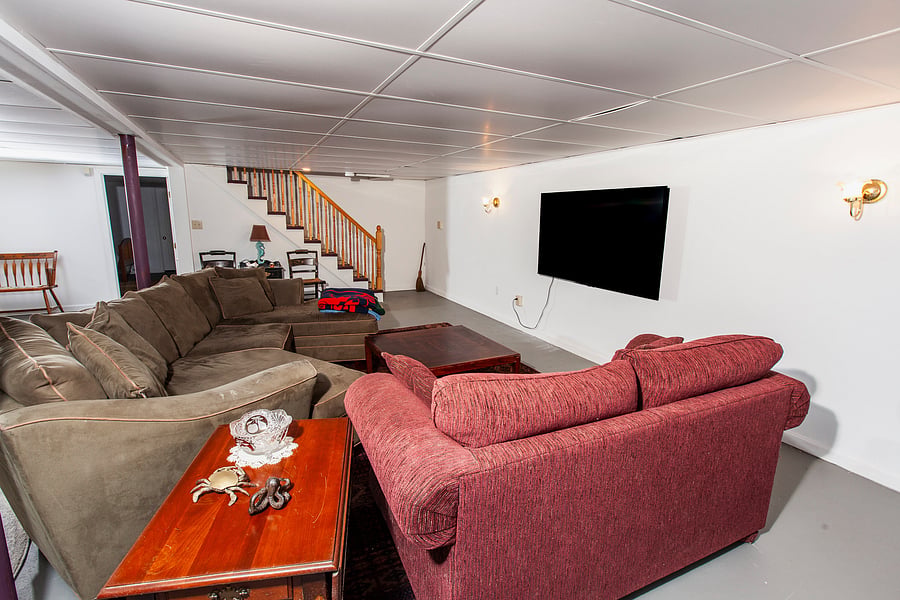Finished Basement with 60' Smart TV.