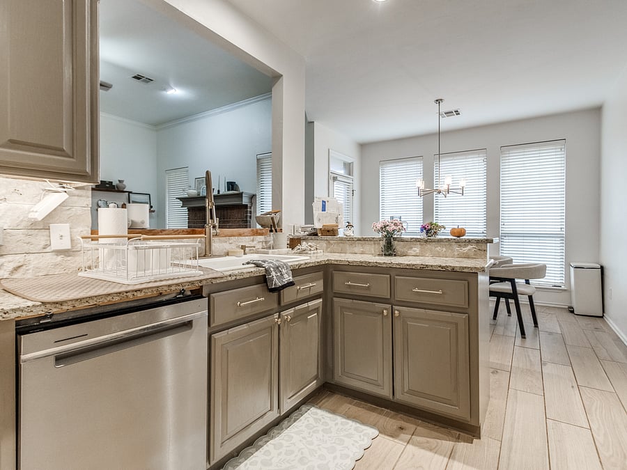 Furnished Finder property 1050837_1 photo 12