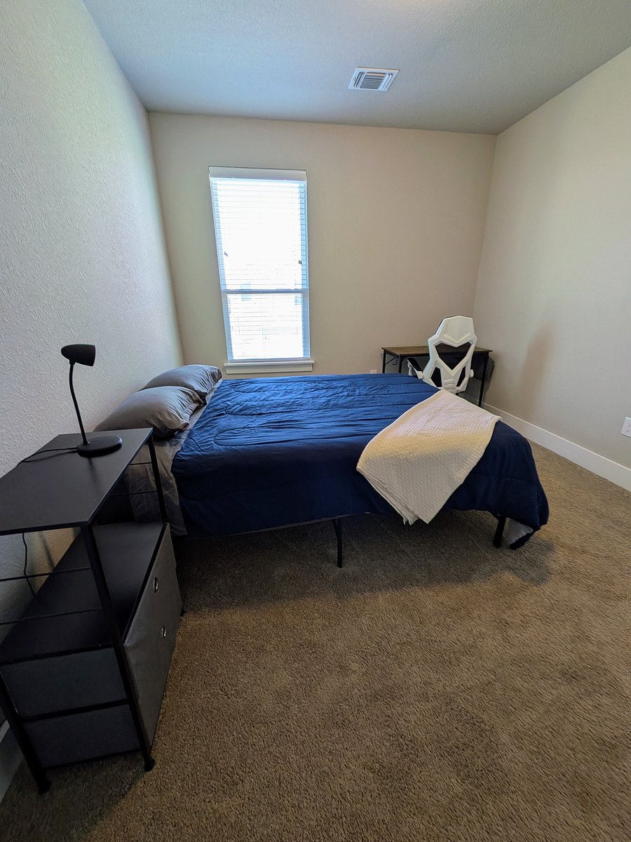 Secondary bedroom