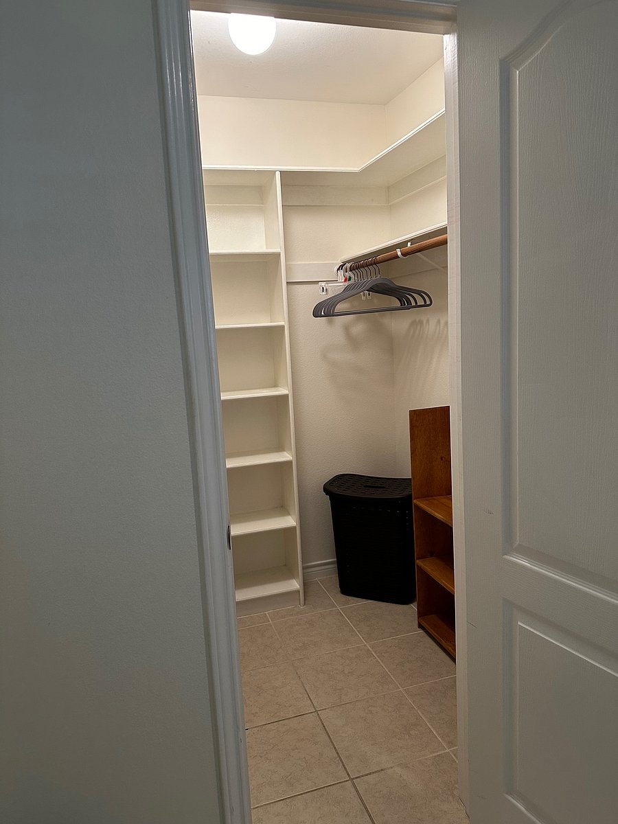Furnished Finder property 1050997_1 photo 42