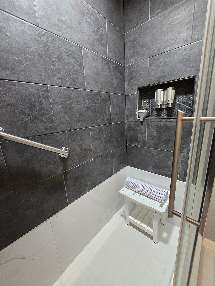 Furnished Finder property 1051152_1 photo 12