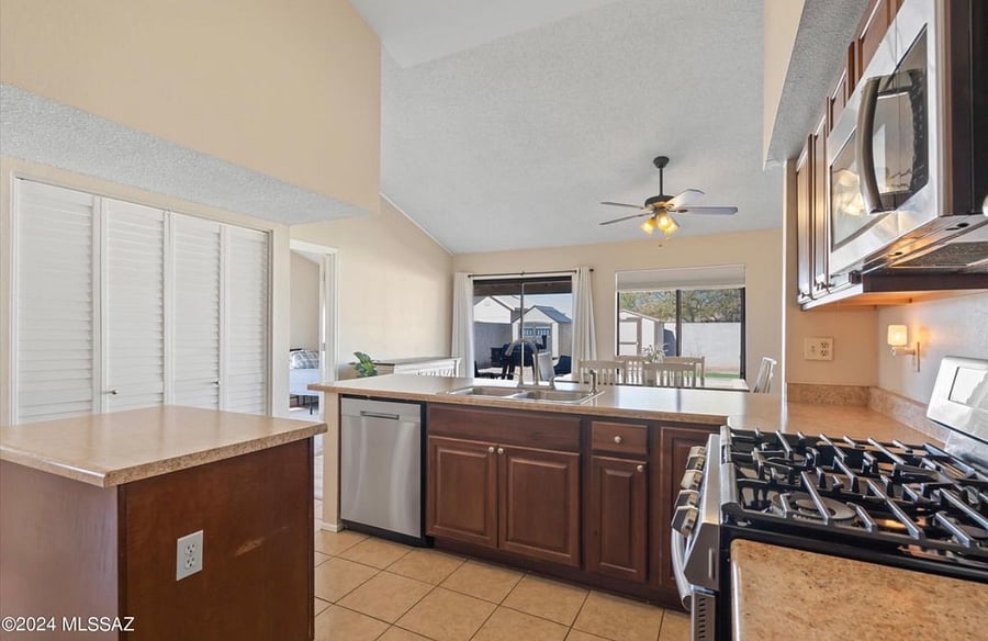 Furnished Finder property 1051191_1 photo 5
