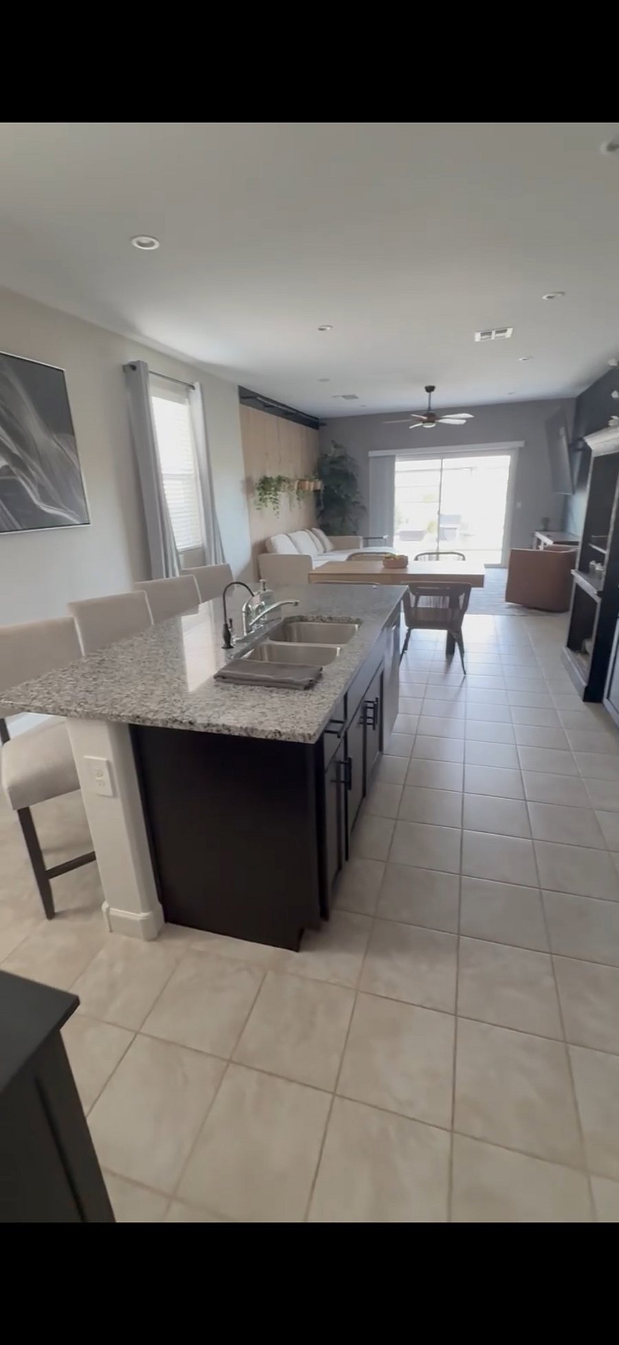 Furnished Finder property 1051352_1 photo 3
