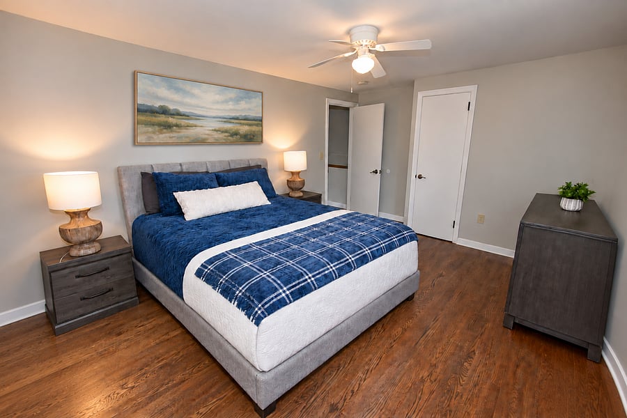 2nd Floor Queen Bedroom