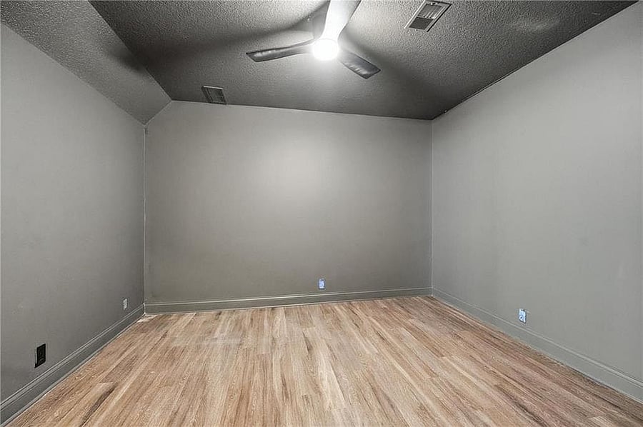 Lower-level bonus room: gym, hobby or extra sleeping space